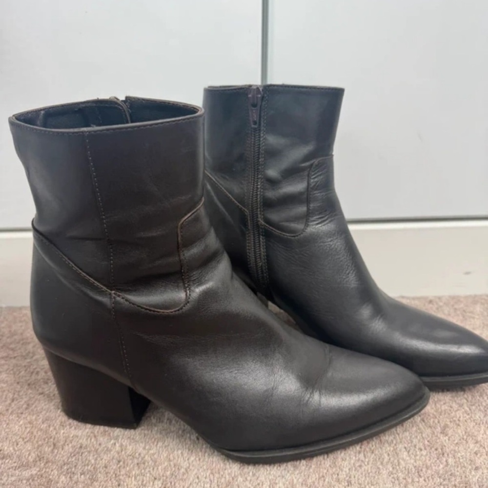 Unisa Black Pointed Toe Leather Ankle Booties with Block Heel
